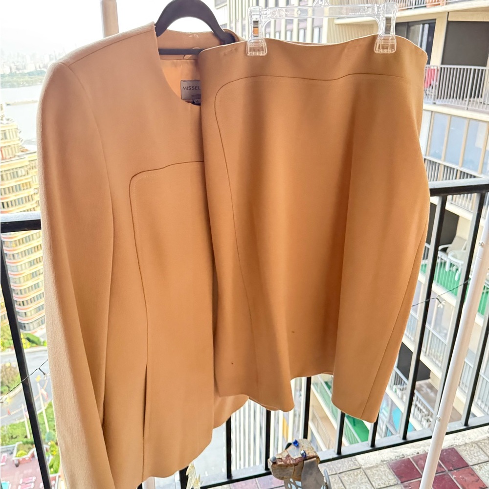 Italian Les Copains Tan Women’s Suit